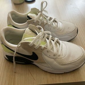 Nike Womens Airmax’s